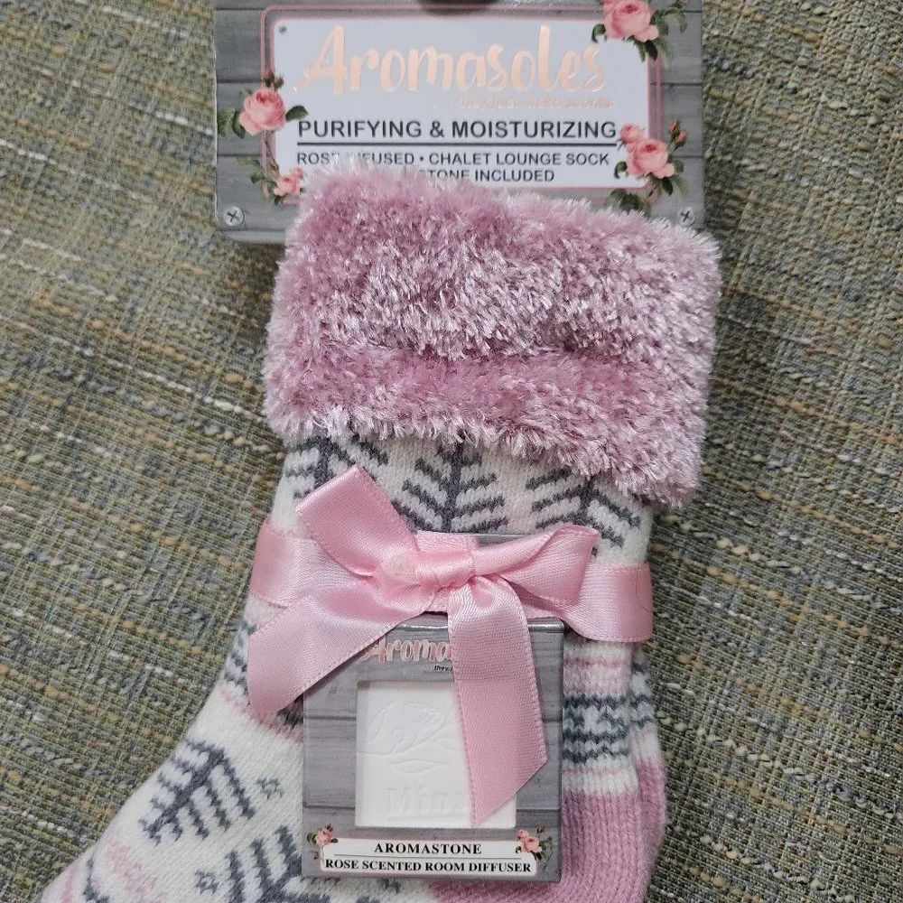 NWT Aromatsone Womens 6-10 1 Pair Fair isle Trees Socks Rose Scented